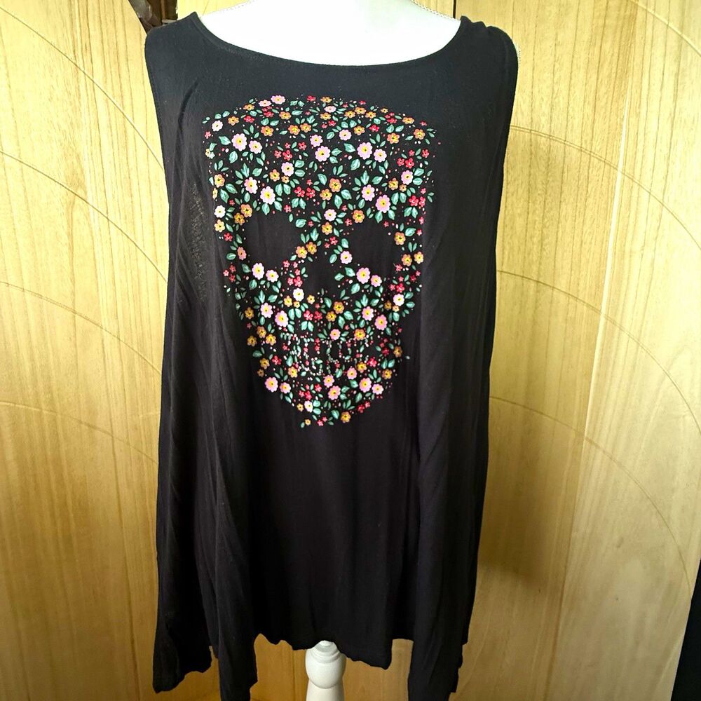 Torrid Floral Skull Tank Top Strappy Back 1X Black Soft Goth Whimsigoth Alt